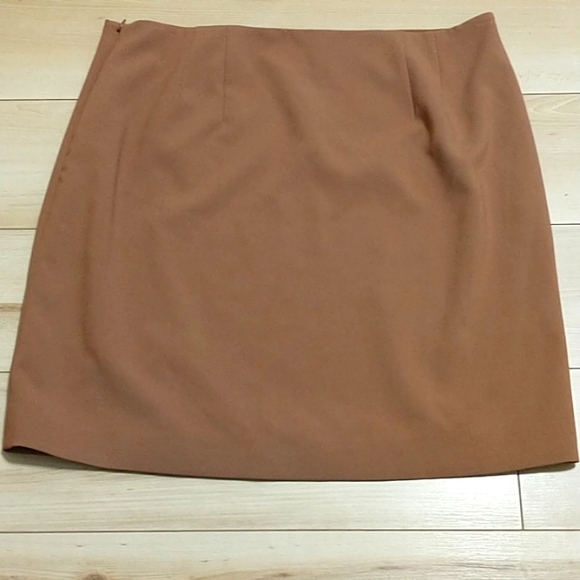 White house black market skirt - Picture 2 of 4